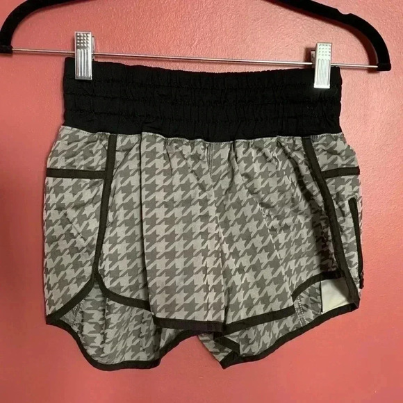 Lululemon Shorts - Picture 1 of 7